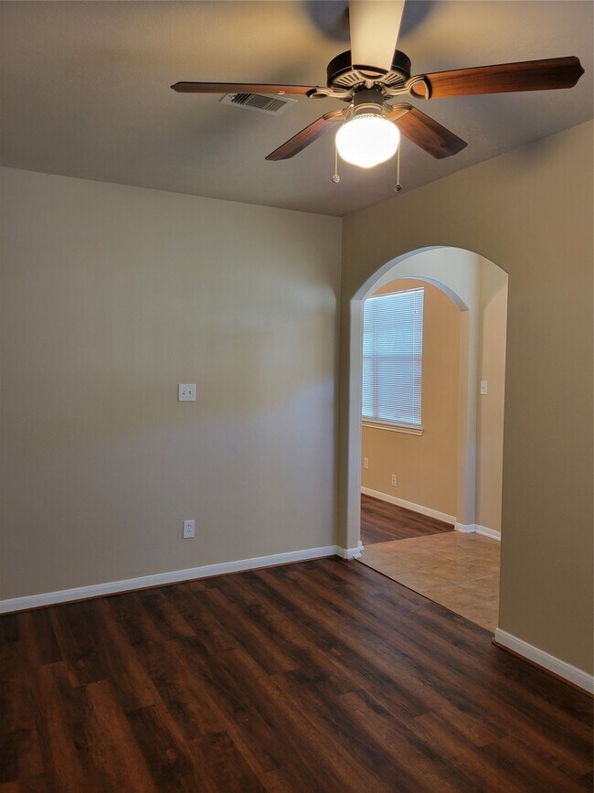 Building Photo - 13411 Forest Pines Village Ln