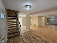 Building Photo - 6908-6910 Ten Timbers Ln