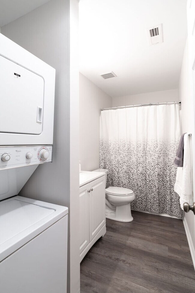 Building Photo - Perfect for roommates! Near Rex Hospital and Lenovo Center