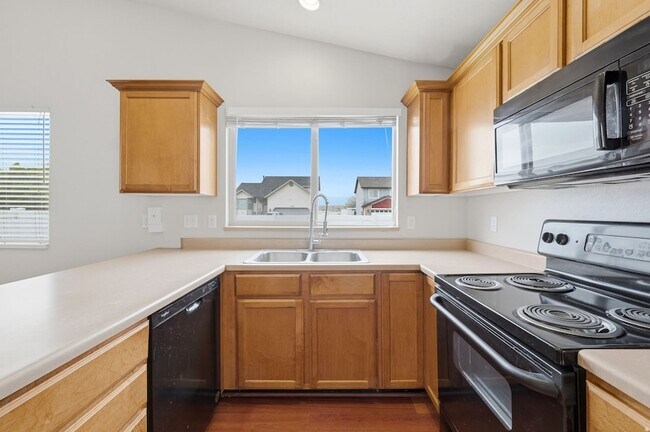 Building Photo - 2575 Athena Dr