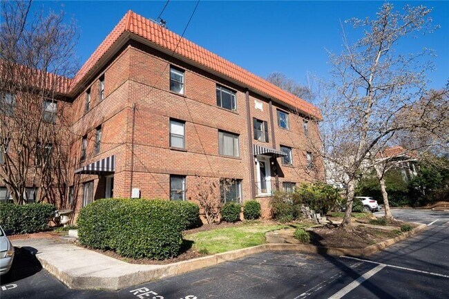 Building Photo - 708 Argonne Ave NE