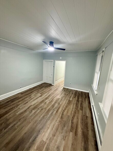 Building Photo - 327 1st Ave