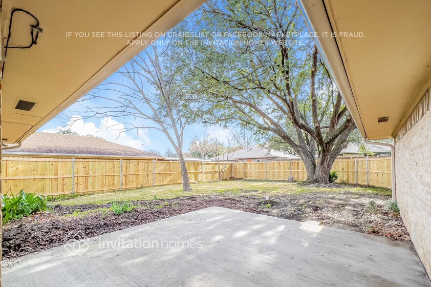 Building Photo - 1506 Mayfield Ave