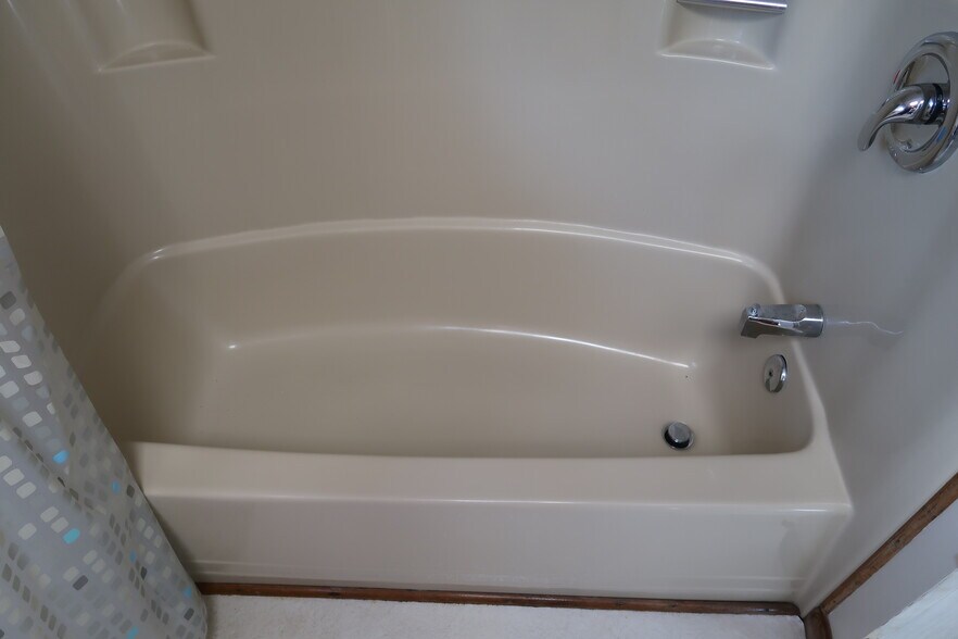 Building Photo - 9289 Meadow Crossing Way