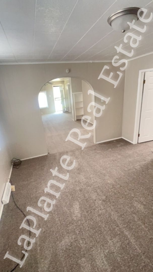 Building Photo - Charming and cozy 3-Bedroom Home with Fenced Yard