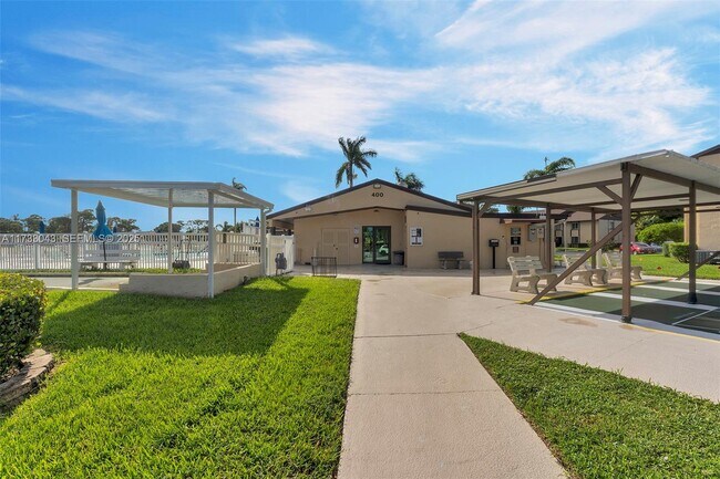 Building Photo - 442 Pine Glen Ln