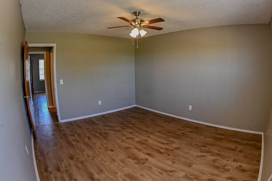 Building Photo - 2054 Garland Ave