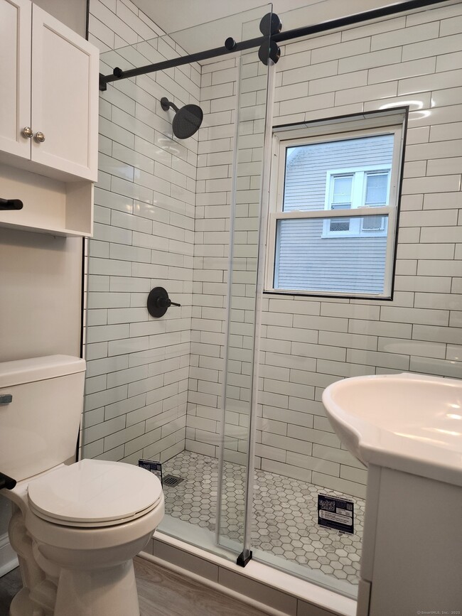 Building Photo - 17 Shoreham Terrace