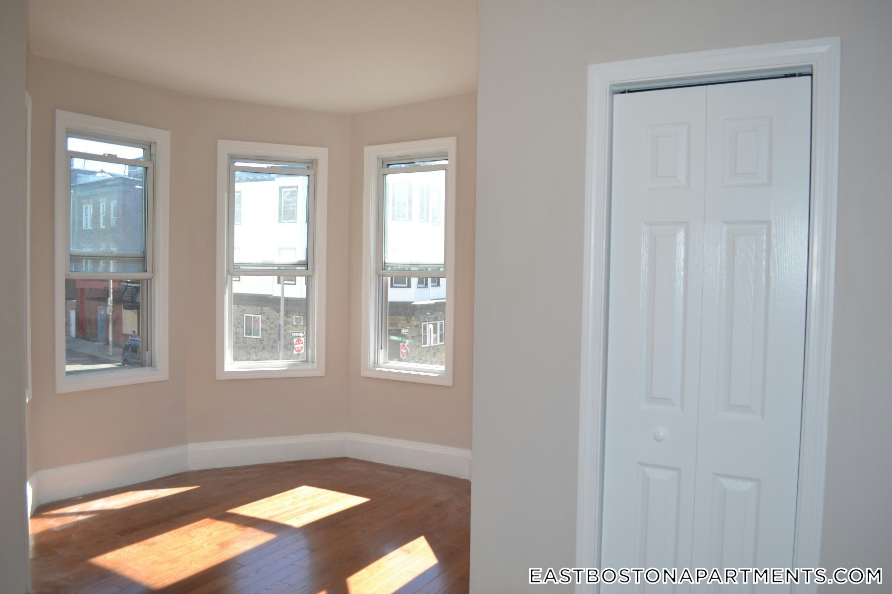 Building Photo - 241 Maverick St