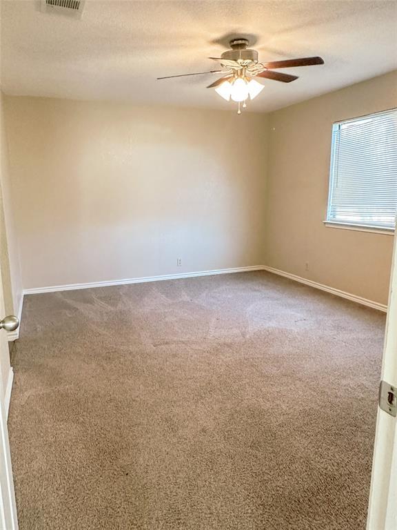 Building Photo - 812 Primrose Ln