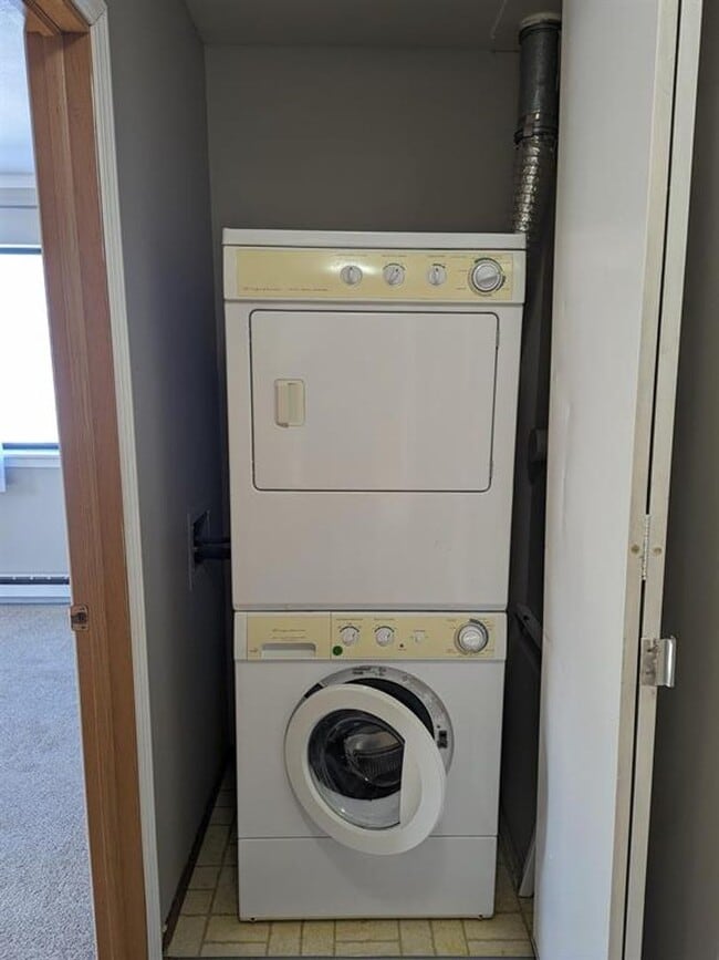 Building Photo - 841 N Gammon Rd