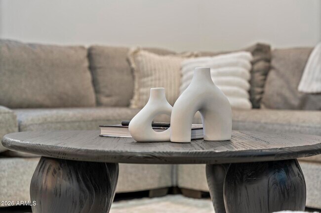 Building Photo - 8513 E Indianola Ave