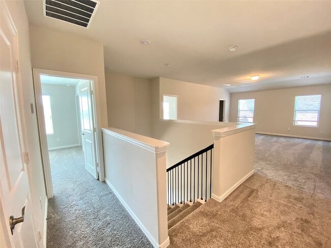 Building Photo - 1800 Canyon Ln