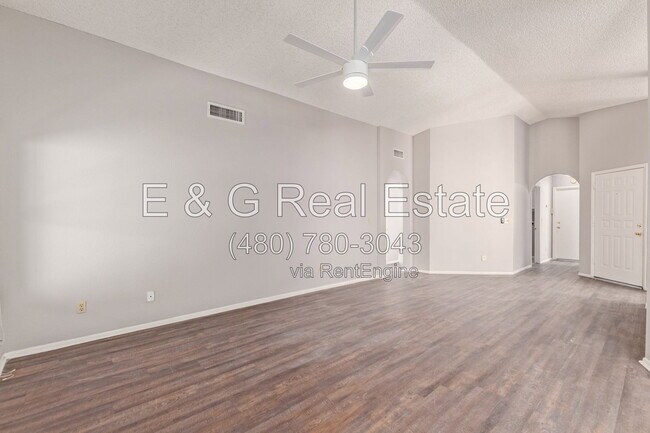 Building Photo - 8651 N 107th Dr