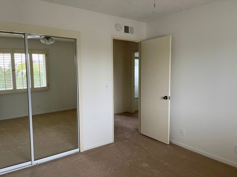 Building Photo - 22913 Juniper Ave