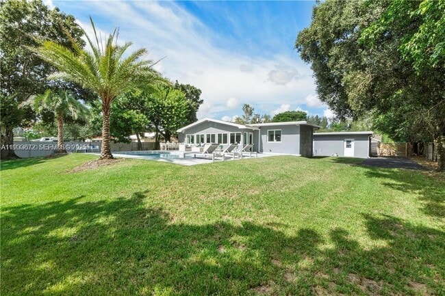 Building Photo - 224 E Acre Dr