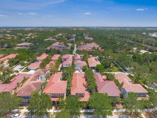 Building Photo - 106 Santiago Dr