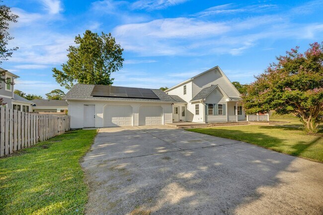 Building Photo - 101 N 6th St