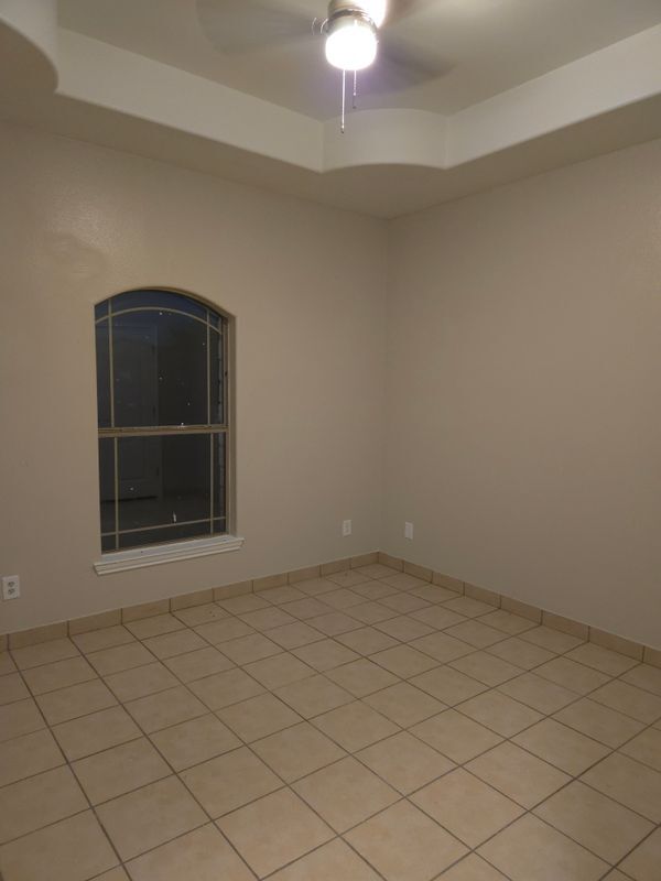 Building Photo - 9335 Los Olmos Dr