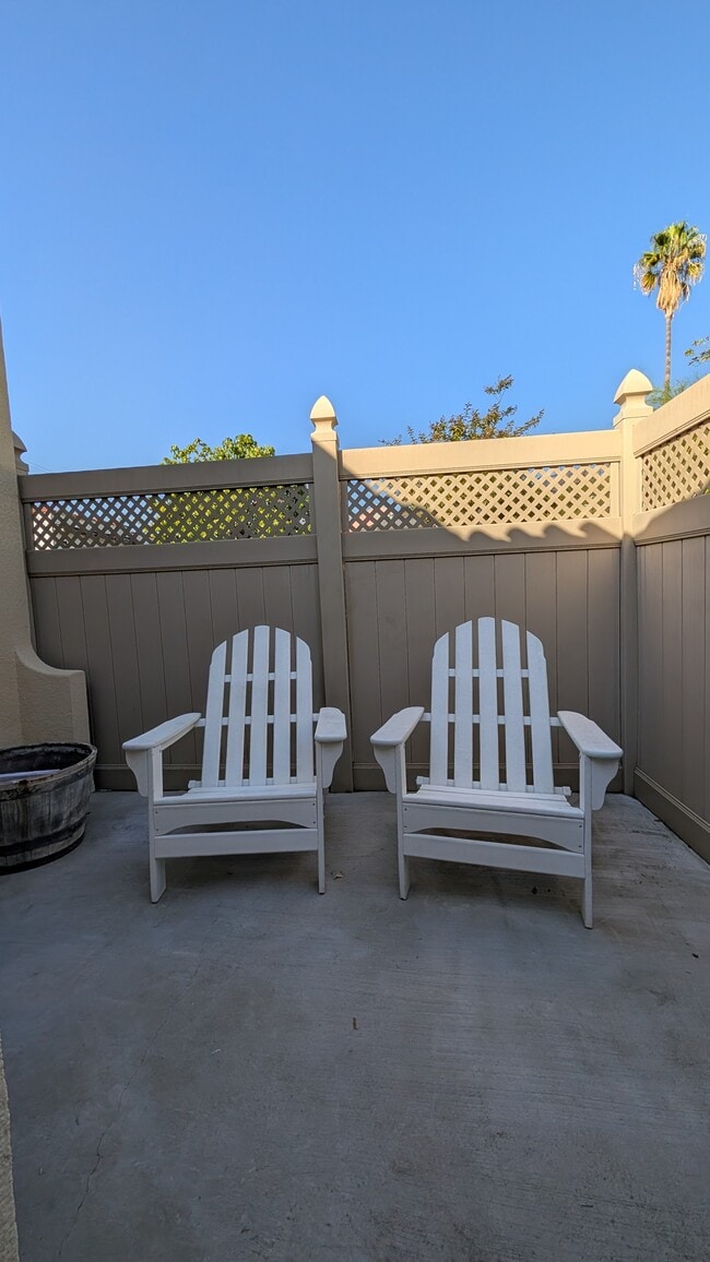 Building Photo - 1203 N Kenilworth Ave