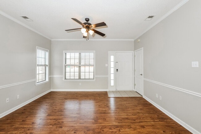 Building Photo - 120 Penny Ln