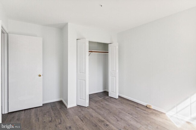 Building Photo - Amazing Opportunity to Rent this beautiful...