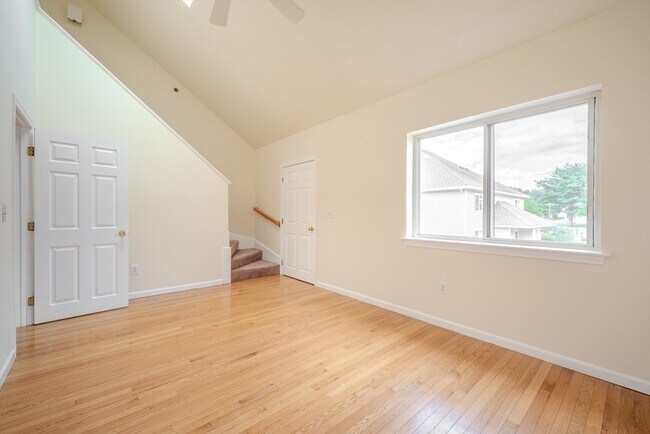Building Photo - 360 Littleton Rd
