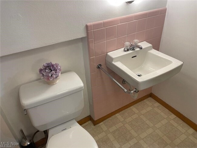 Building Photo - 2224 Coral Sea Dr