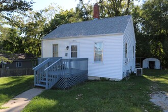 Building Photo - 2 Bedroom 1 Bath House