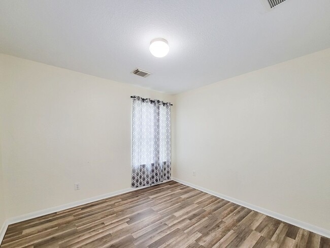 Building Photo - This is a cute 1 story 3 bedroom 2 bath of...