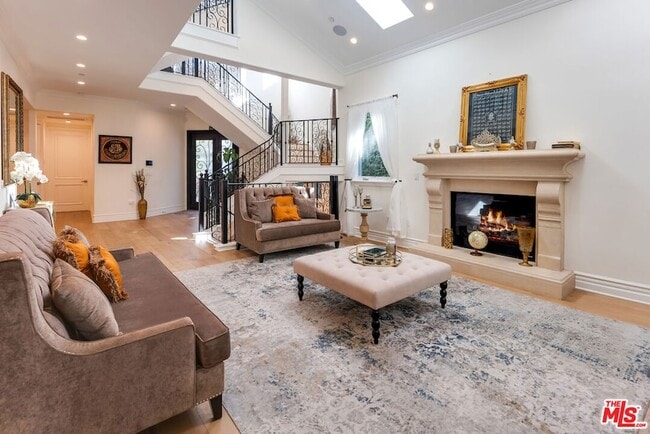 Building Photo - 345 S Saltair Ave