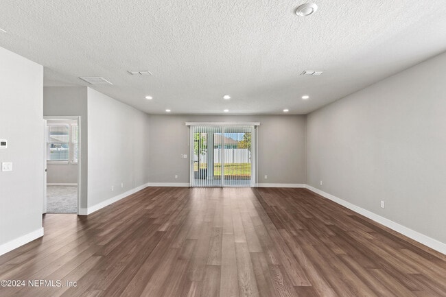 Building Photo - 4570 Creekside Blf St