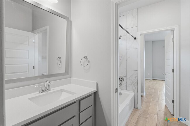 Building Photo - 3809 Donald Dr