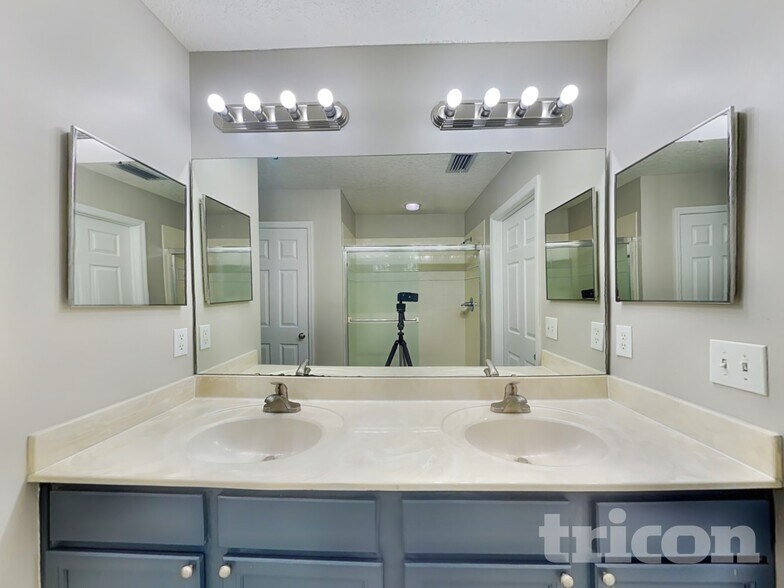 Building Photo - 6529 Sandlers Preserve Dr