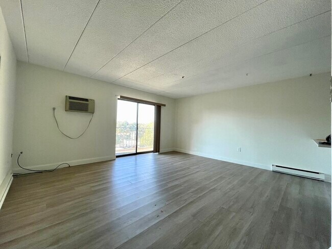 Building Photo - 308 Quarry St