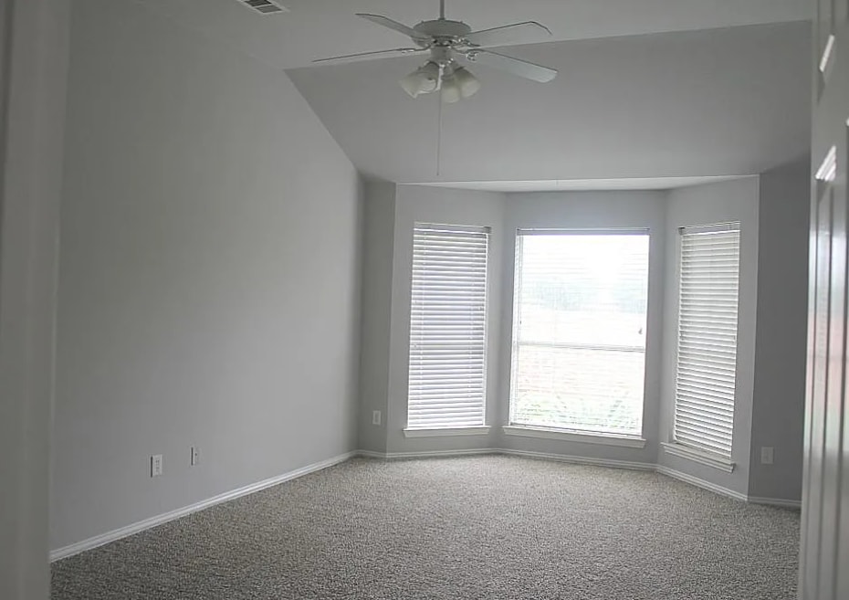 Building Photo - 2616 Cascade Cove Dr