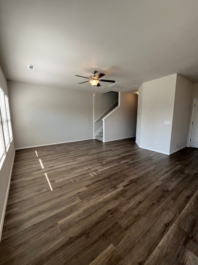 Building Photo - *Pre-leasing* Three Bedroom | Two and a Half Bathroom Home in Farmington