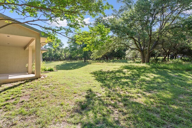 Building Photo - 118 Larkspur Ln
