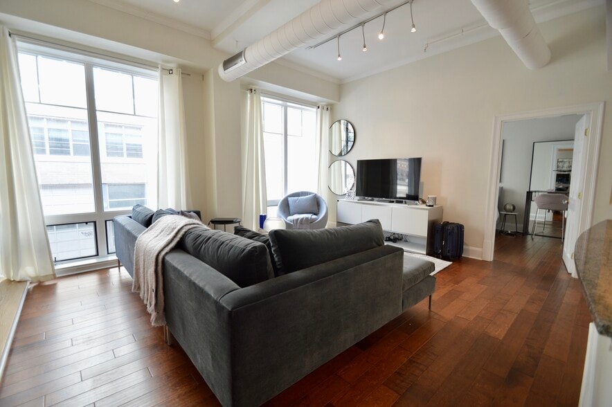 Building Photo - 139 E Berkeley St