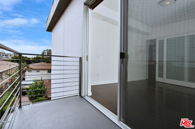 Building Photo - 11610 Ohio Ave