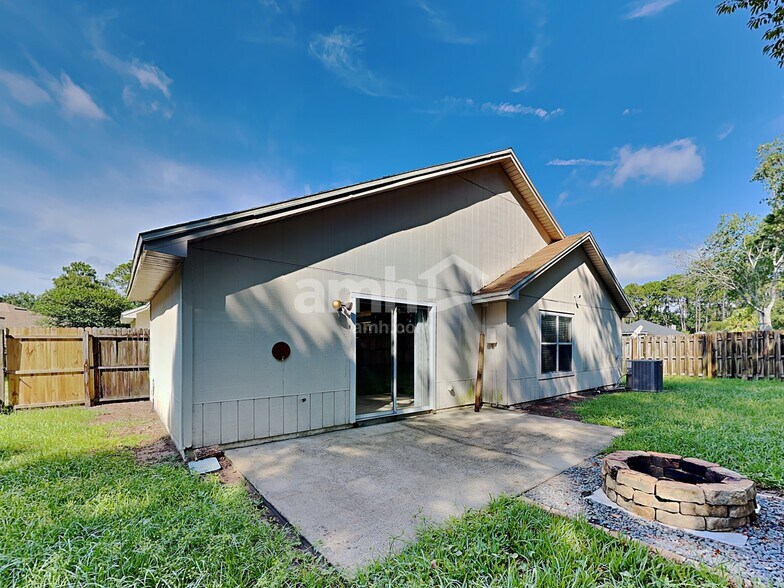 Building Photo - 1851 Burgess Hill Dr E