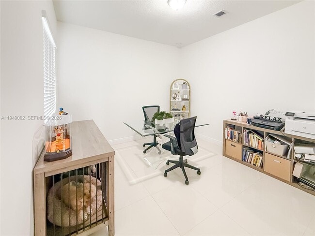 Building Photo - 17931 SW 152nd Ave