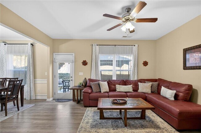 Building Photo - 94 Hill Crest Cir