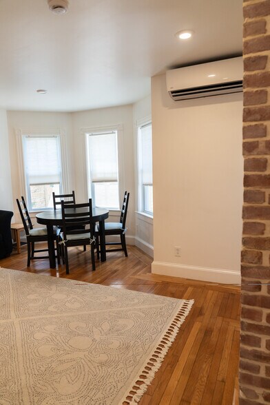 Living 3 - 9 Tyler St
