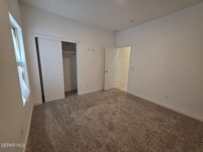 Building Photo - 14816 John McNeely Ave