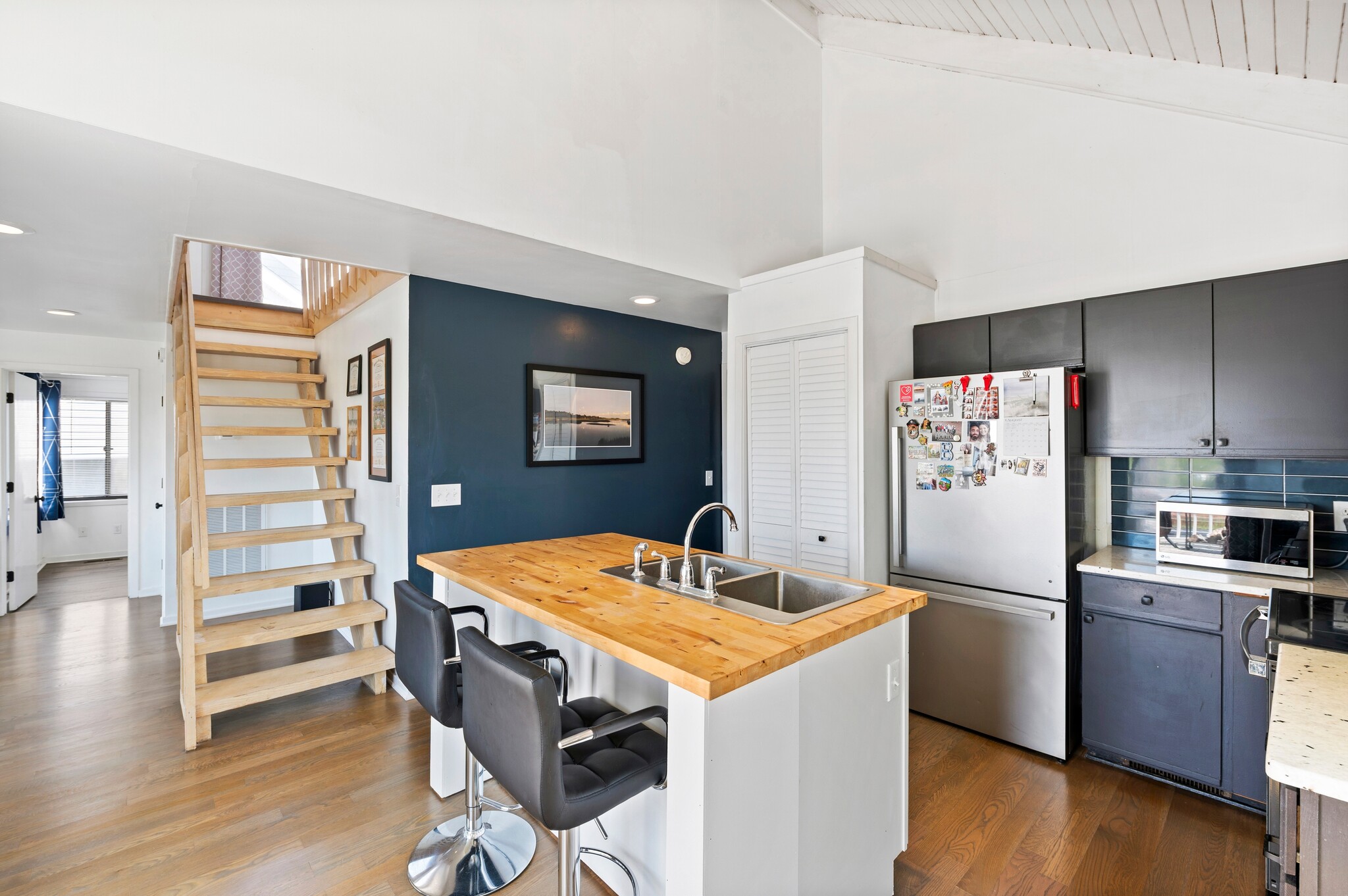 Building Photo - 8439 River Rd