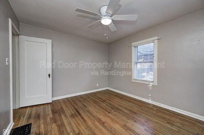 Building Photo - 6115 Indianola Ave