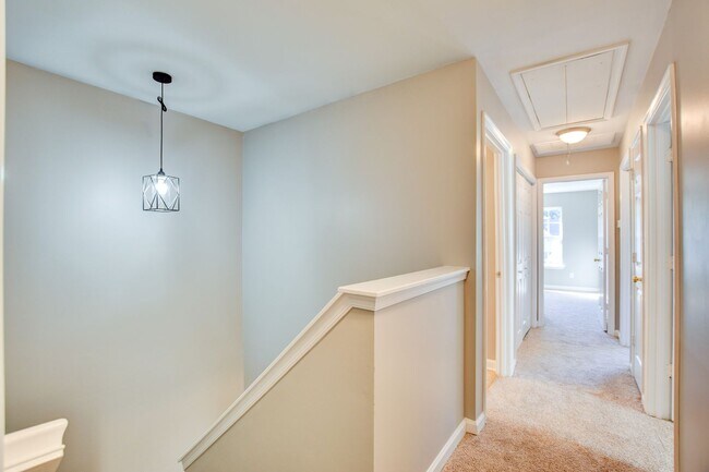 Building Photo - 960 Railroad Ave