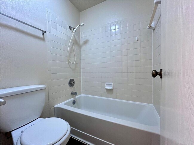 Building Photo - 508 Willowbend Cove