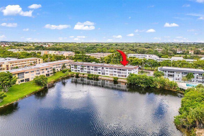 Building Photo - 1350 NE 191st St